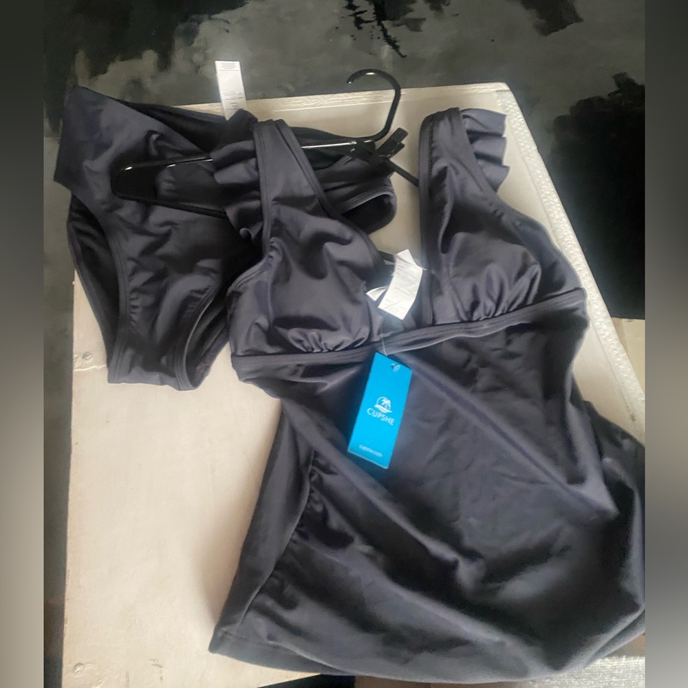 Cupshe Elegant Dark Swimsuit Set